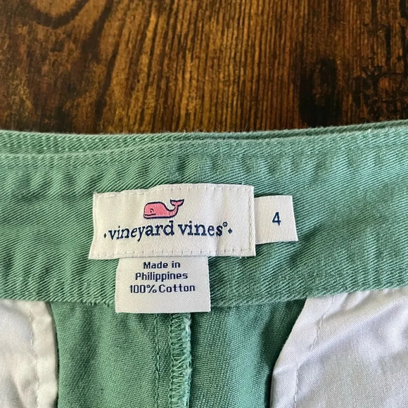 Vineyard Vines blue/green skort  - Picture 3 of 10